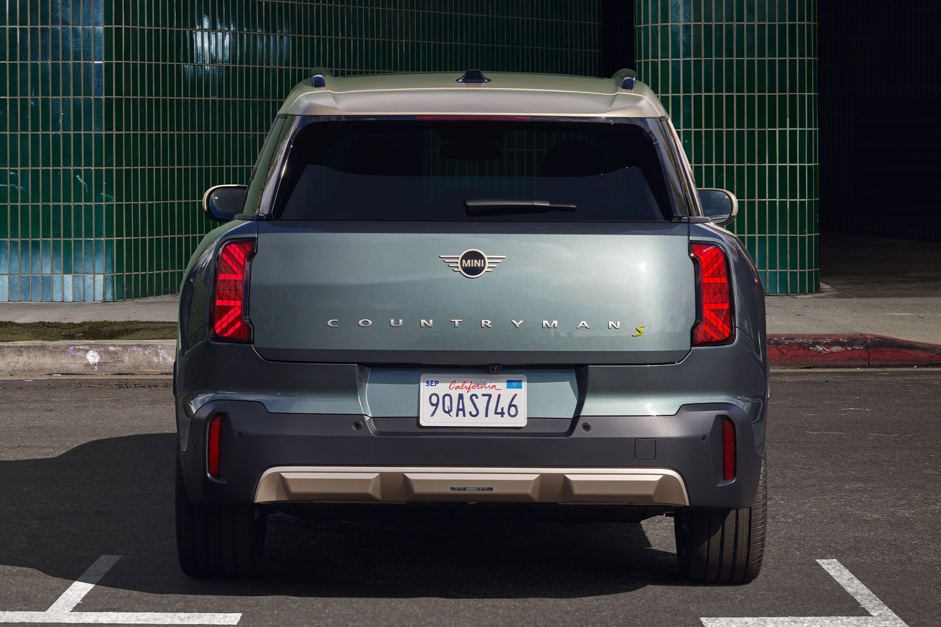 Čisto elektrické MINI Countryman - exteriér - strecha